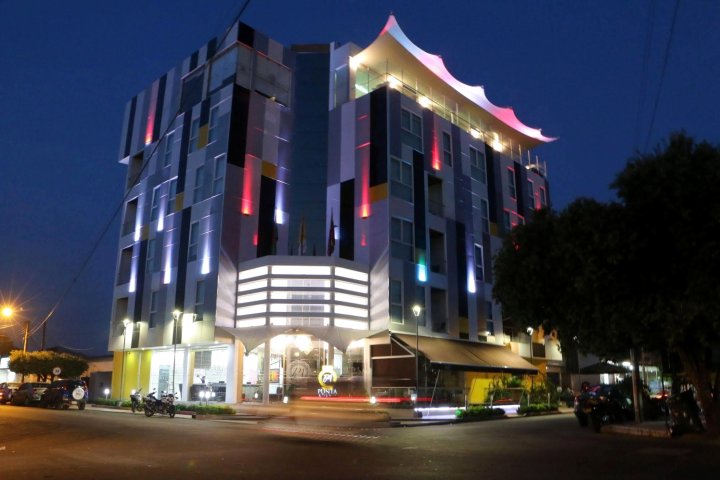 蓬塔运动场水疗精品酒店(Hotel Punta Arena Spa Boutique)