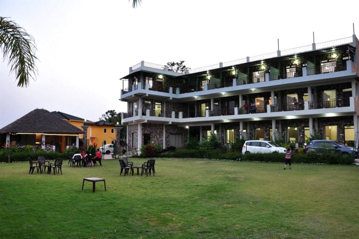 科贝特丛林宝藏度假村(Corbett Jungle Treasure Resort)