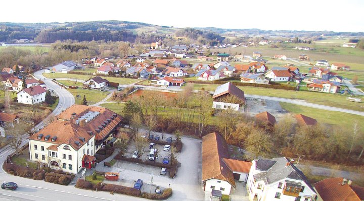 普里恩巴赫邮政酒店餐厅(Hotel Und Restaurant Post Prienbach)