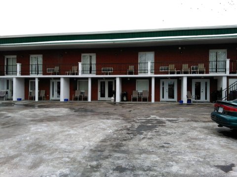 可洛提尔米尔斯汽车旅馆(Clothier Mills Inn Motel)