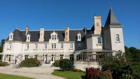 克洛泽克城堡酒店(Château de Kervoazec)