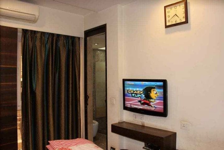 Comfortable Rooms with Amenities in a Homestay in New Delhi