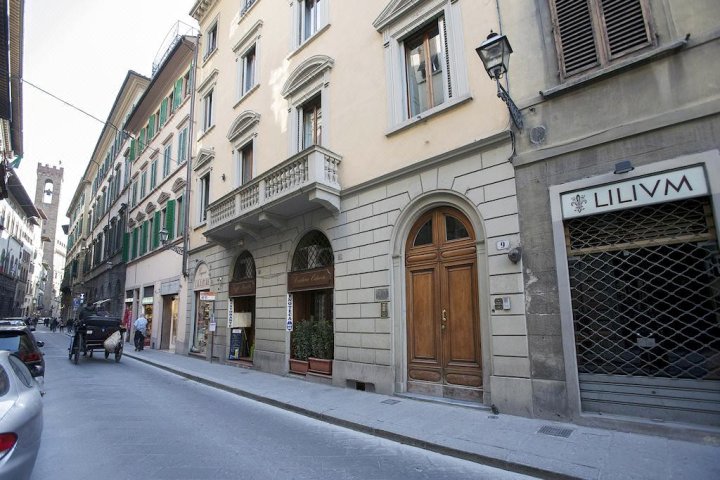 杜帕西达尔多摩酒店(A Due Passi Dal Duomo)