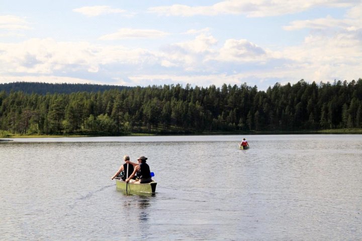 莱蒙鲁莫 - 自然体验与住宿露营地(Lemmenjoen Lumo - Nature Experience & Accommodation)