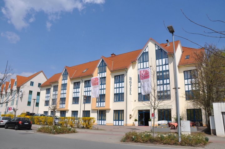 阿舍尔斯莱城市酒店(City Hotel Aschersleben)