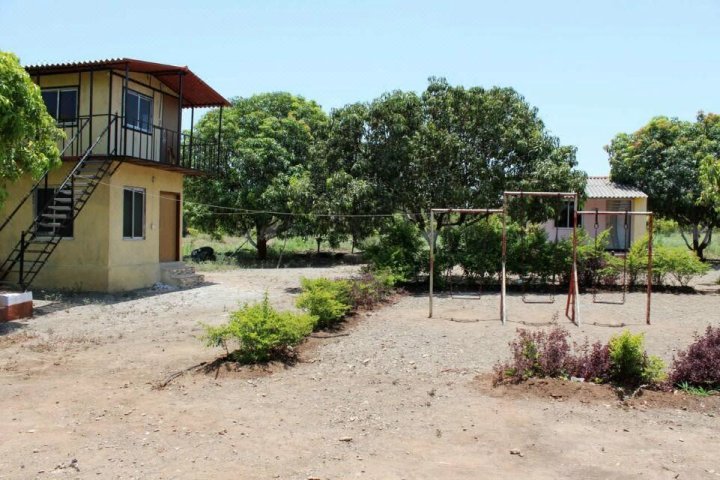 Krishna Farm House (Deluxe Room)