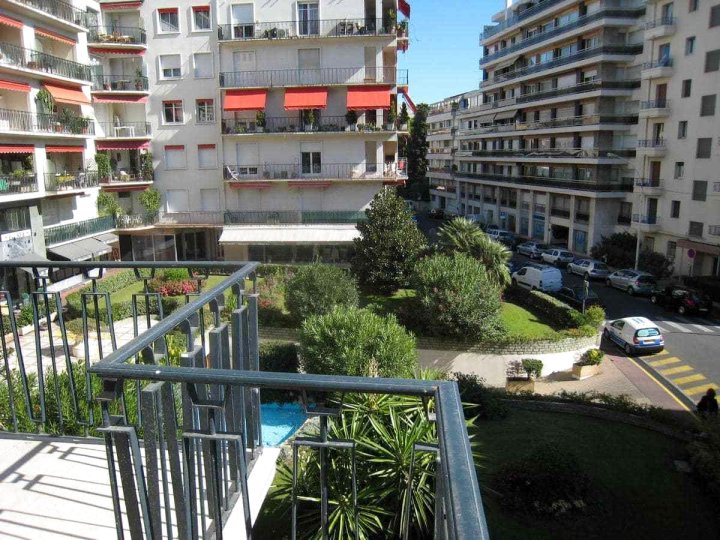 戛纳中心朗潘杜布亚安吉公寓(Appartements Cannes Centre : Rond Point Duboys d'Angers)