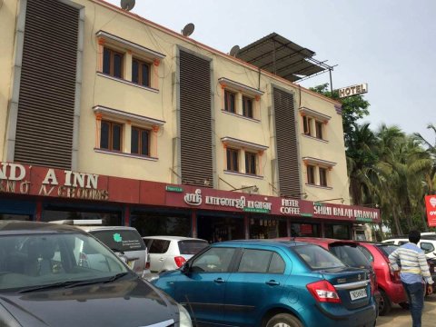 缤旅拉赫德拉旅馆(FabHotel Rajendra Inn)
