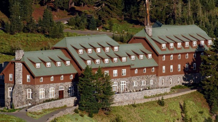 火山口湖旅馆 - 位于国家公园内(Crater Lake Lodge - Inside the Park)