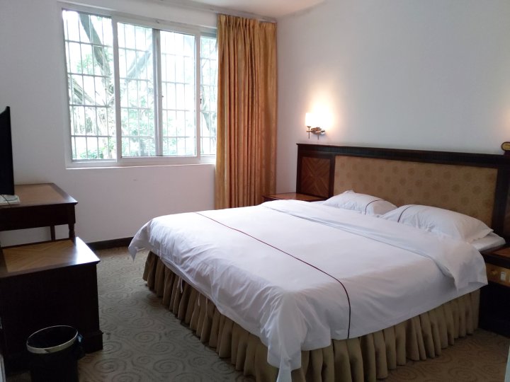 肇庆四会山湖温泉水上乐园生态旅游度假村