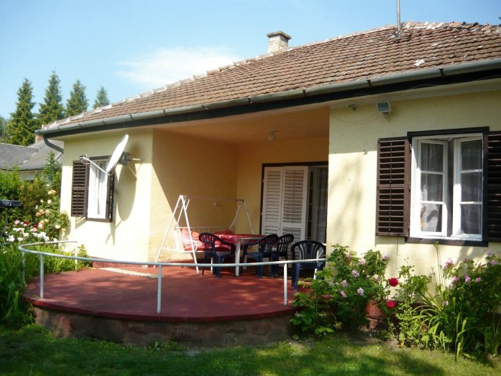 Youth Hostel Villa Benjamin - Siófok