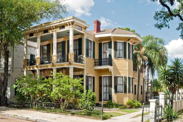 HH Whitney House - A Bed & Breakfast on The Historic Esplanade