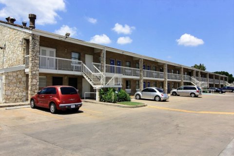 德克萨斯奥斯汀 - 犹他市中心 6 号汽车旅馆(Motel 6 Austin, TX - Central Downtown UT)