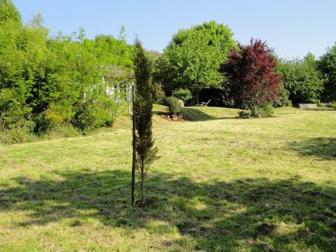 瑞克柔度假屋(Holiday House in Auvergne Surrounded by a Large and Beautiful Garden)