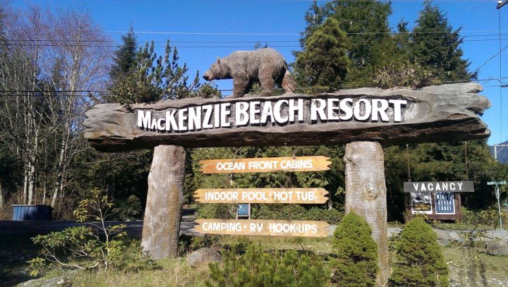 麦肯齐海滩度假酒店(Mackenzie Beach Resort)