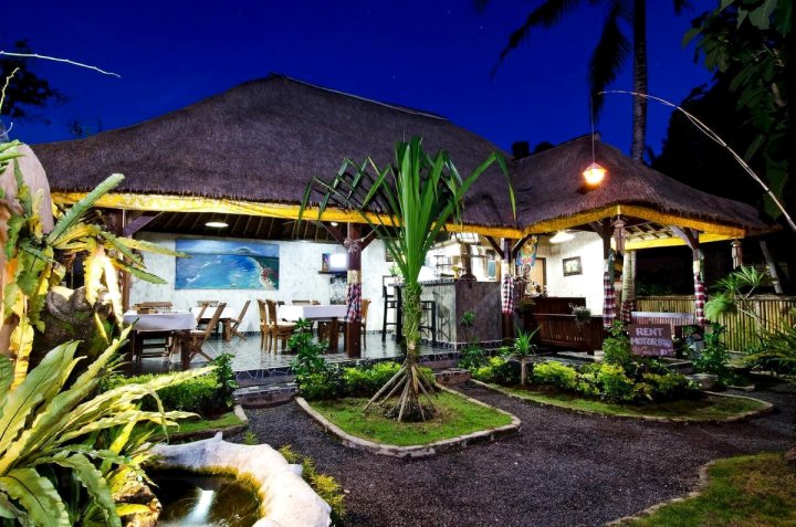 阿拉姆努萨小屋及温泉酒店(Alam Nusa Bungalow Huts & Spa)