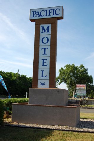 太平洋汽车旅馆(Pacific Motel)