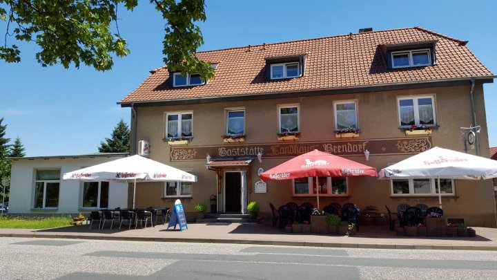 贝登多夫蓝德豪斯酒店(Hotel Landhaus Beendorf)