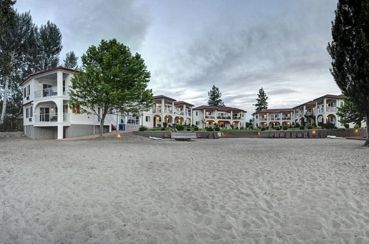 沙滩套房酒店(Sandy Beach Suites)