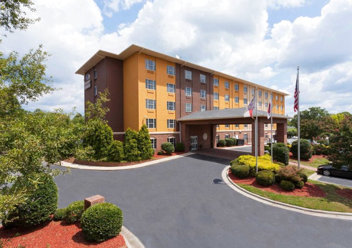 派恩维尔-巴兰特内区全套房舒适酒店(Comfort Suites Pineville - Ballantyne Area)