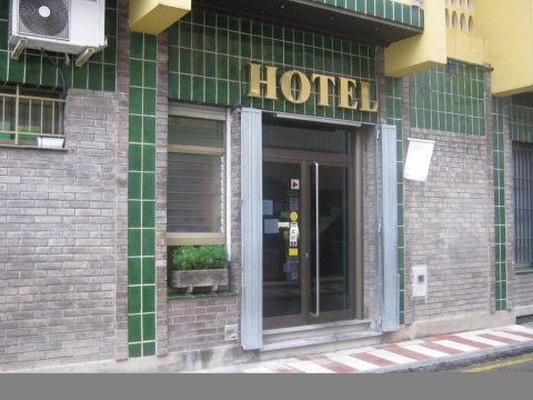 塔尔斯旅馆(Hostal Tarrés)