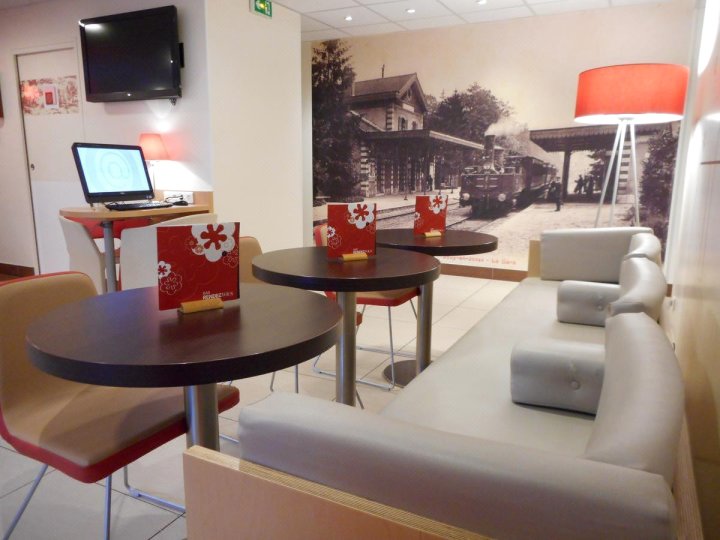 茹伊昂若萨宜必思酒店(Ibis Velizy Jouy-En-Josas)