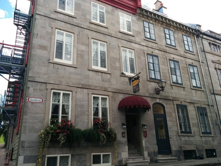 梅森杜堡酒店(Hôtel Maison du Fort)