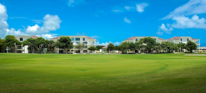 蓬塔布兰卡高尔夫及海滩度假酒店(Punta Blanca Golf & Beach Resort)