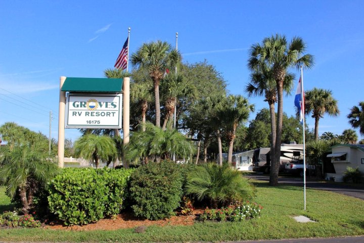 Groves RV Resort