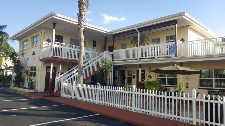 银沙汽车旅馆(Silver Sands Motel)