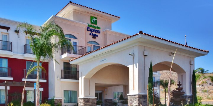 埃尔西诺湖智选假日套房酒店(Holiday Inn Express Hotel & Suites Lake Elsinore, an IHG Hotel)