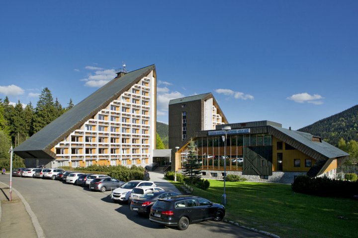 哈拉霍夫斯克拉奥雷阿度假村(OREA Resort Sklář Harrachov)