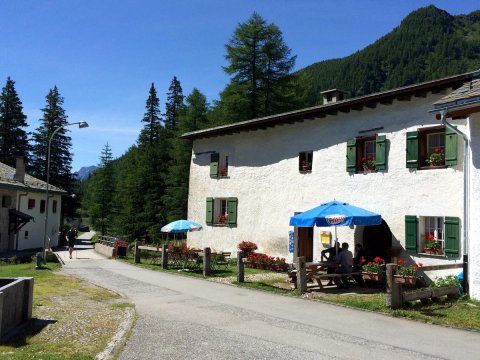 瑞福吉奥卡瓦利亚酒店(Rifugio Cavaglia)