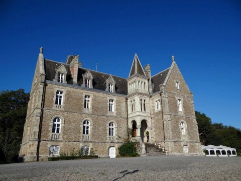 德菲城堡酒店(Château du Deffay)