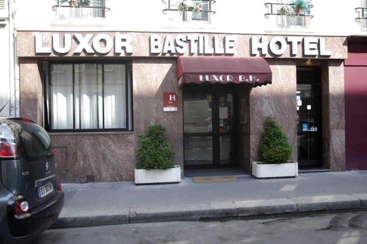 卢克索巴士底狱酒店(Luxor Bastille Hotel)