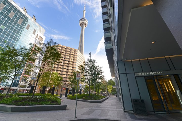 多伦多市区公寓(Urban Flats Toronto at 300 Front Street)