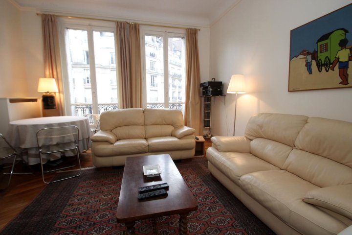1 Bedroom- Apartment in Paris, Near Eiffel Tower - Rgb 82415
