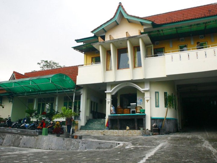 比南甘波勇哈果尼达酒店 - 安格拉威沙塔酒店(Nida Rooms Boyong Hargo Binangun at Anugerah Wisata)
