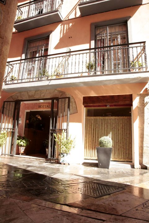 安提瓜莫瑞拉纳旅馆(Hostal Antigua Morellana)