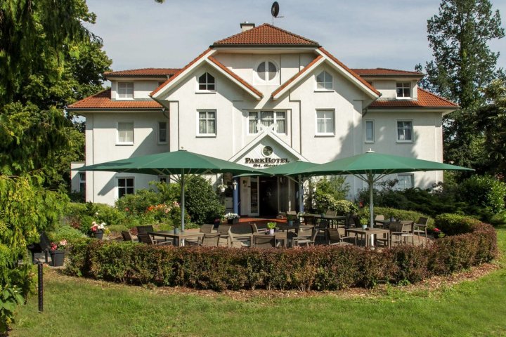 新斯塔德特公园酒店(Parkhotel Neustadt Garni)