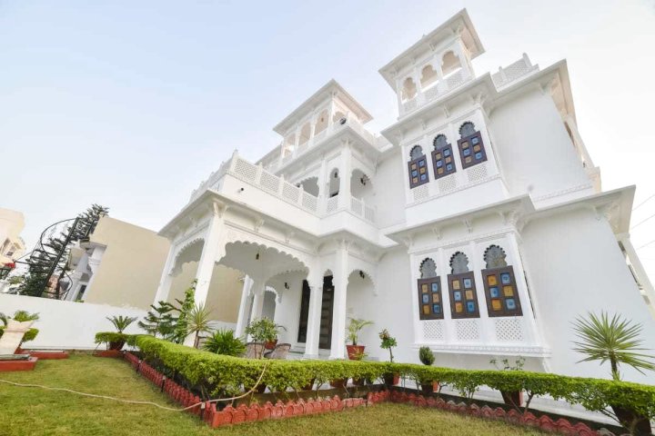 乌代布尔皇家遗产别墅民宿(Royal Heritage Villa Udaipur)