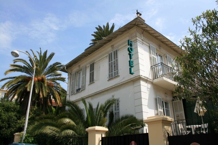 莱斯瑟格尼斯别墅酒店(Hotel Villa les Cygnes)