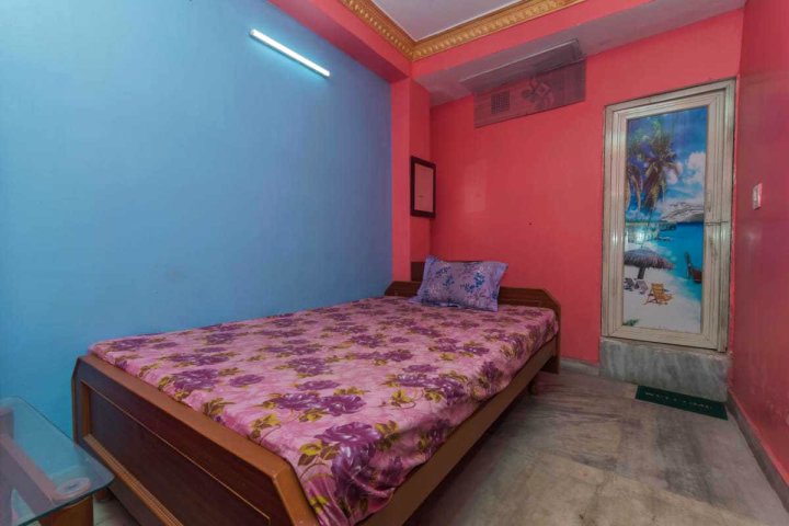 Hcn Guest House - AC Double Room