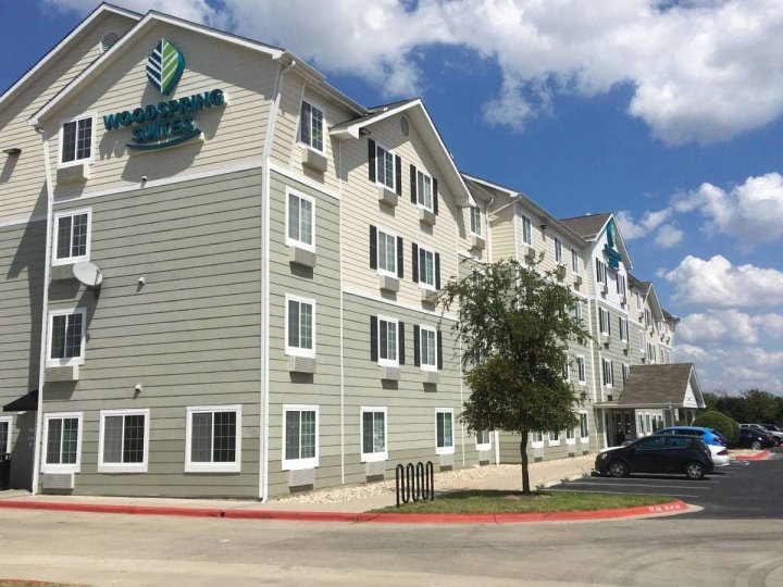 莱辛顿伍德斯普林套房酒店(WoodSpring Suites Lexington Southeast)