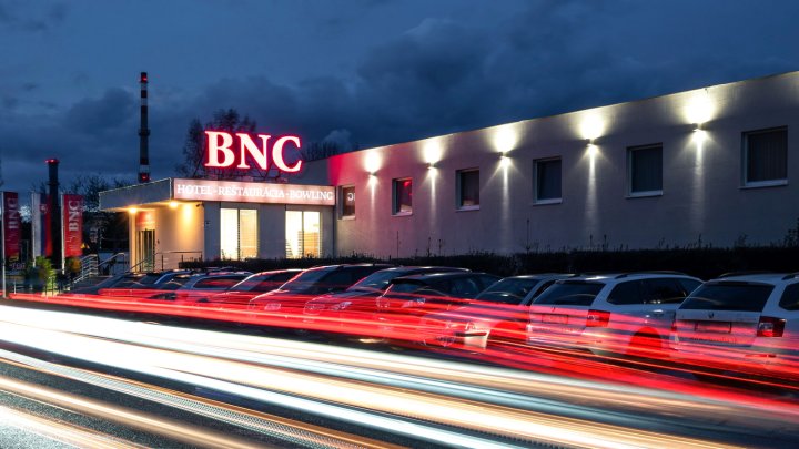 BNC酒店 - 餐厅 - 保龄球(BNC Hotel - Restaurant - Bowling)