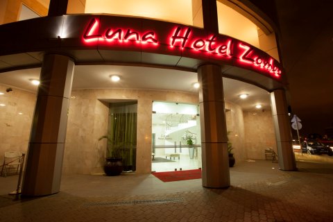 松布月亮酒店(Luna Hotel Zombo)