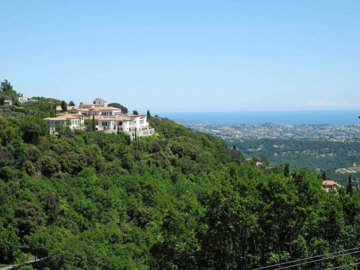 柯林德旺斯酒店(La Colline de Vence)