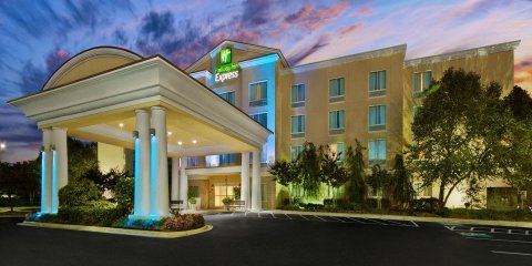 协和智选假日套房酒店(Holiday Inn Express Hotel & Suites - Concord, an IHG Hotel)
