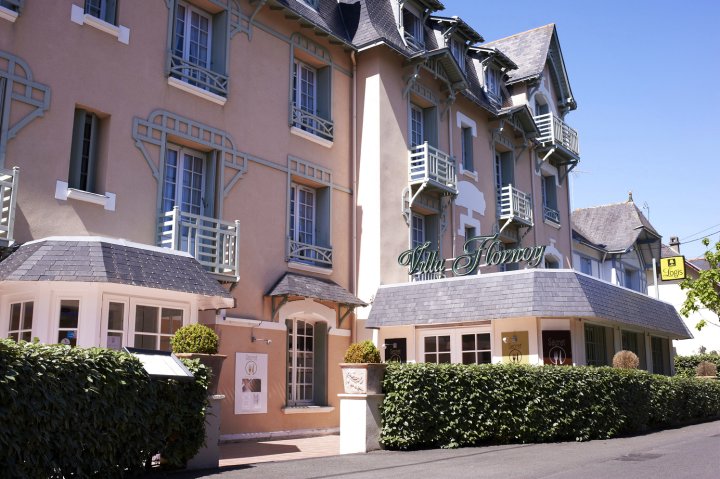 弗洛诺伊别墅酒店(Hôtel Villa Flornoy Pornichet Baie de la Baule)