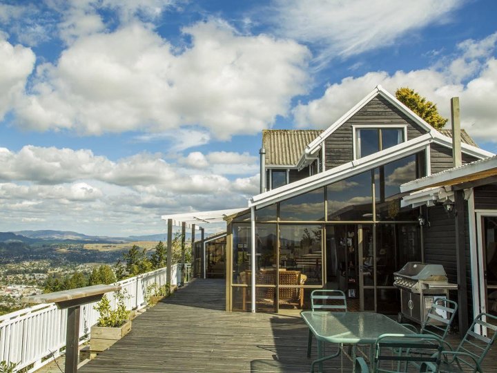 Aorangi Mountain Lodge